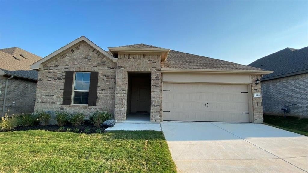 1215 ROCKWATER Drive, Decatur, TX 76023, 4 Bedrooms Bedrooms, ,2 BathroomsBathrooms,Residential,For Sale,1215 ROCKWATER Drive,0,21062165