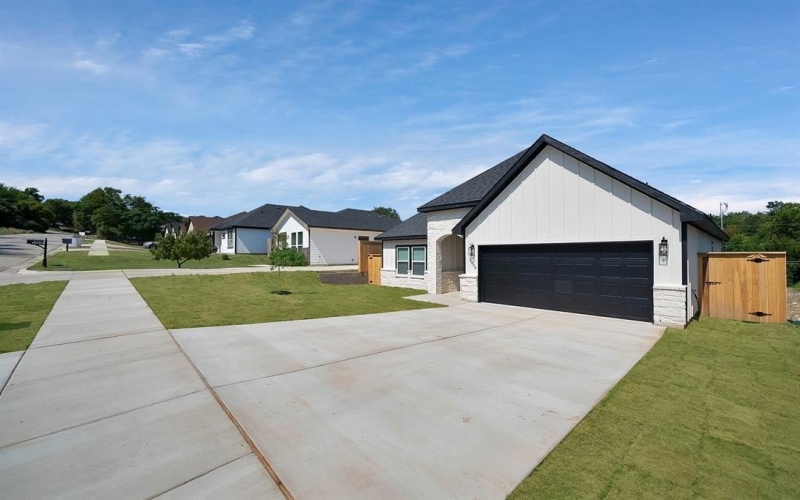 2806 NW 17th Street, Fort Worth, TX 76106, 3 Bedrooms Bedrooms, ,2 BathroomsBathrooms,Residential,For Sale,2806 NW 17th Street,0,21061846