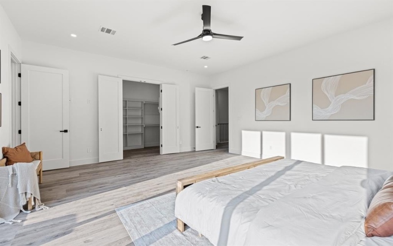 2001 Hearne Avenue #101, Dallas, TX 75208, 4 Habitaciones Habitaciones , ,3 BañosBaños,Residential,En Venta,2001 Hearne Avenue,0,21062437