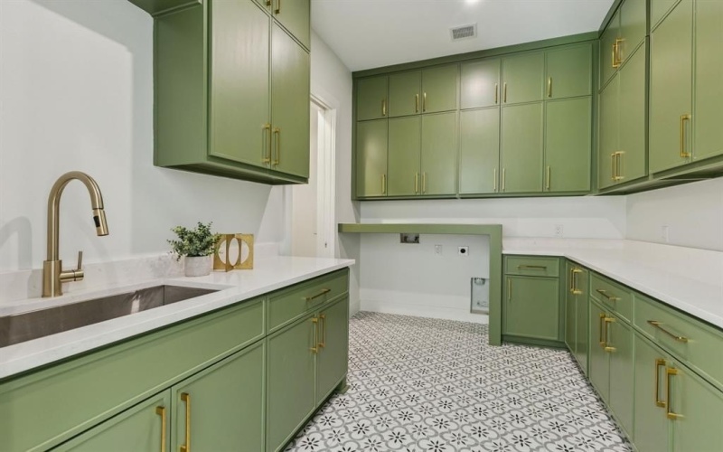 3630 Mid Pines Drive, Dallas, TX 75229, 5 Habitaciones Habitaciones , ,5 BañosBaños,Residential,En Venta,3630 Mid Pines Drive,0,21061949