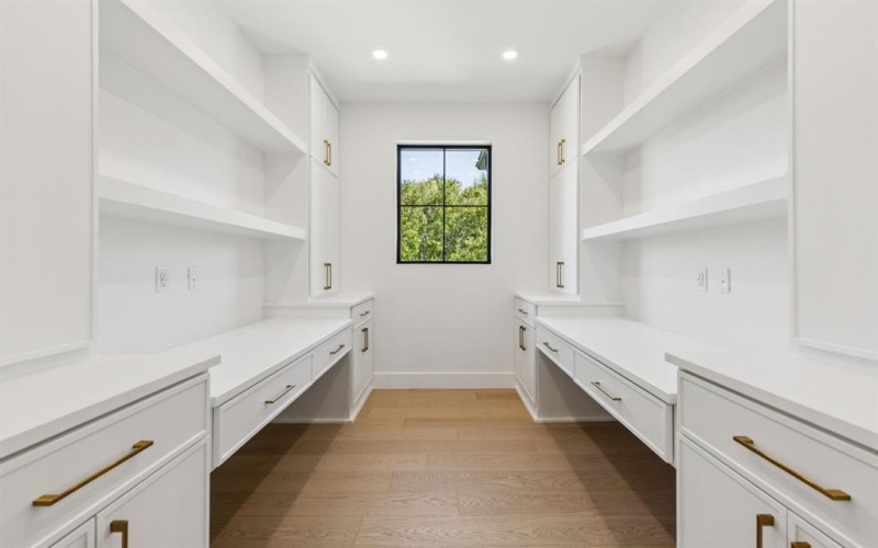 3630 Mid Pines Drive, Dallas, TX 75229, 5 Habitaciones Habitaciones , ,5 BañosBaños,Residential,En Venta,3630 Mid Pines Drive,0,21061949