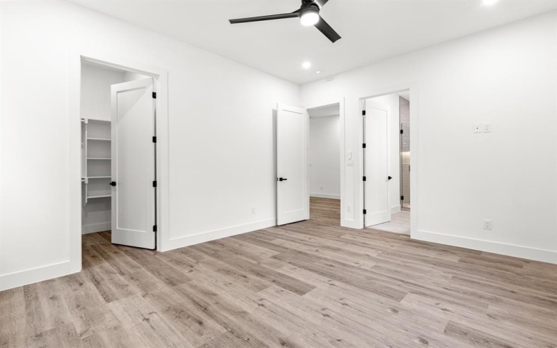 2001 Hearne Avenue #102, Dallas, TX 75208, 4 Habitaciones Habitaciones , ,3 BañosBaños,Residential,En Venta,2001 Hearne Avenue,0,21062438