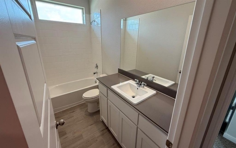 1612 SEABISCUIT Drive, Granbury, TX 76049, 4 Bedrooms Bedrooms, ,2 BathroomsBathrooms,Residential,For Sale,1612 SEABISCUIT Drive,0,21062488