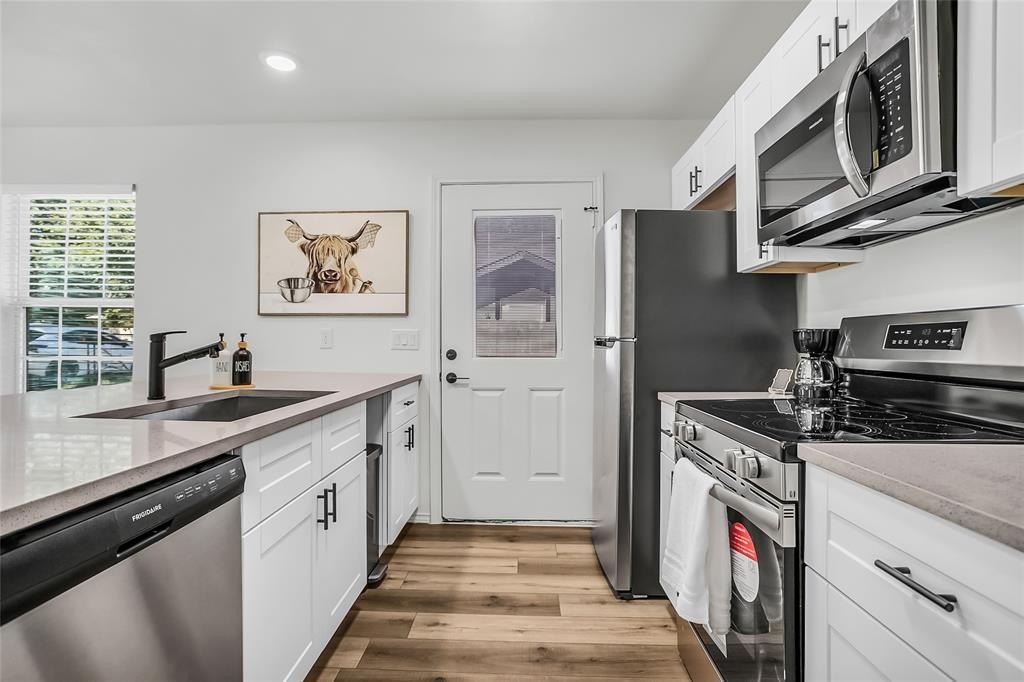 308 S 3rd, Bonham, TX 75418, 3 Bedrooms Bedrooms, ,2 BathroomsBathrooms,Residential,For Sale,308 S 3rd,0,21062704