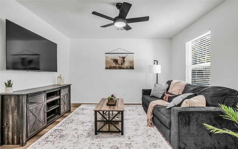 308 S 3rd, Bonham, TX 75418, 3 Bedrooms Bedrooms, ,2 BathroomsBathrooms,Residential,For Sale,308 S 3rd,0,21062704