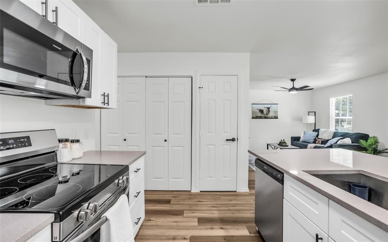 308 S 3rd, Bonham, TX 75418, 3 Bedrooms Bedrooms, ,2 BathroomsBathrooms,Residential,For Sale,308 S 3rd,0,21062704