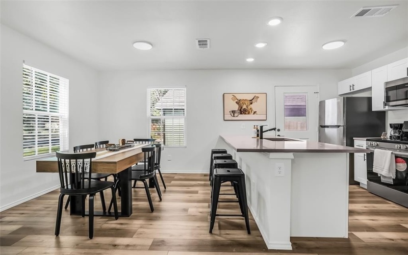 308 S 3rd, Bonham, TX 75418, 3 Bedrooms Bedrooms, ,2 BathroomsBathrooms,Residential,For Sale,308 S 3rd,0,21062704