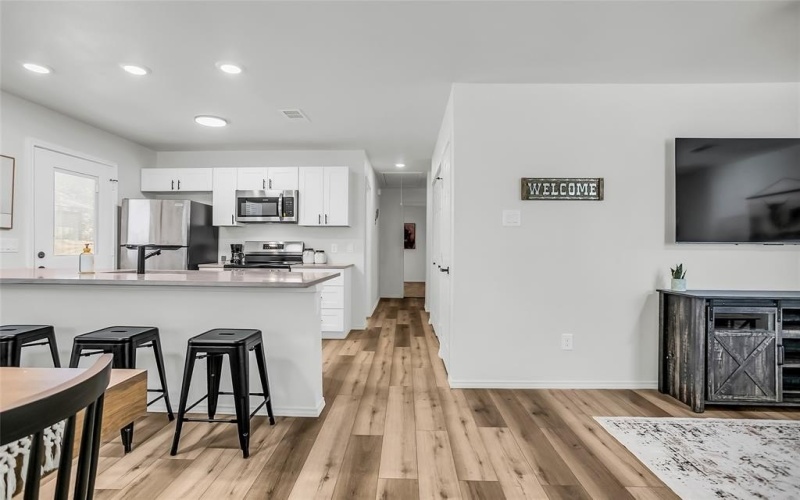 308 S 3rd, Bonham, TX 75418, 3 Bedrooms Bedrooms, ,2 BathroomsBathrooms,Residential,For Sale,308 S 3rd,0,21062704