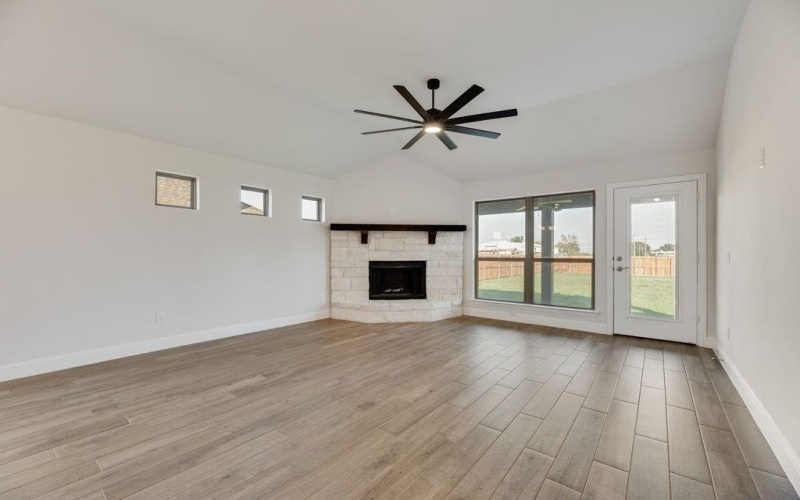 583 Mb S Way, Pilot Point, TX 76258, 3 Habitaciones Habitaciones , ,2 BañosBaños,Residential,En Venta,583 Mb S Way,0,21062733