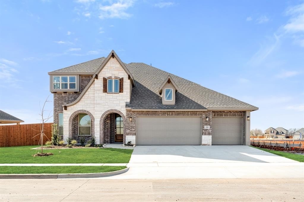 221 Coronado Court, Granbury, TX 76049, 5 Bedrooms Bedrooms, ,3 BathroomsBathrooms,Residential,For Sale,221 Coronado Court,0,21062827
