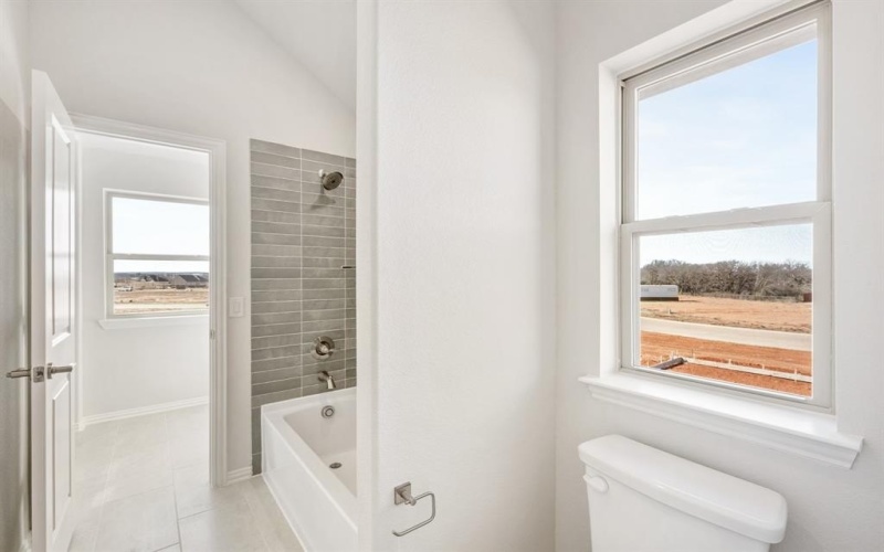 221 Coronado Court, Granbury, TX 76049, 5 Bedrooms Bedrooms, ,3 BathroomsBathrooms,Residential,For Sale,221 Coronado Court,0,21062827