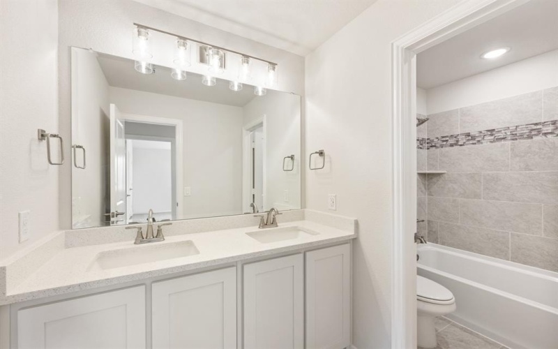 221 Coronado Court, Granbury, TX 76049, 5 Bedrooms Bedrooms, ,3 BathroomsBathrooms,Residential,For Sale,221 Coronado Court,0,21062827