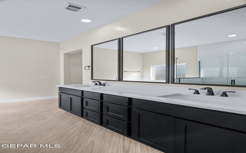 13348 EMERALD FIRE Court, El Paso, TX 79928, 4 Habitaciones Habitaciones , ,3 BañosBaños,Residential,En Venta,13348 EMERALD FIRE Court,918966