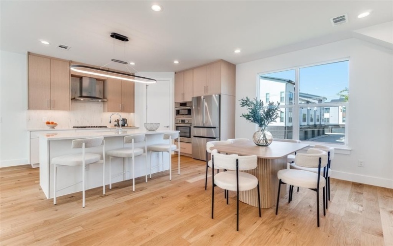 3940 Spring Valley Road #3, Farmers Branch, TX 75001, 2 Bedrooms Bedrooms, ,2 BathroomsBathrooms,Residential,For Sale,3940 Spring Valley Road,0,21063602
