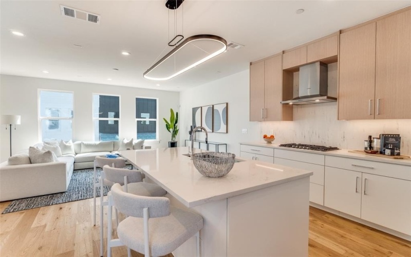 3940 Spring Valley Road #3, Farmers Branch, TX 75001, 2 Bedrooms Bedrooms, ,2 BathroomsBathrooms,Residential,For Sale,3940 Spring Valley Road,0,21063602