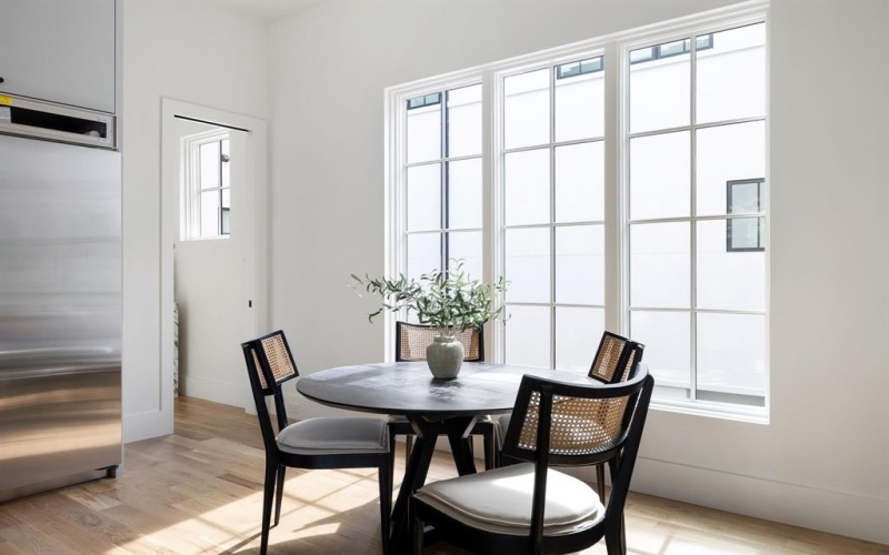 3939 Hawthorne #102, Dallas, TX 75219, 2 Bedrooms Bedrooms, ,2 BathroomsBathrooms,Residential,For Sale,3939 Hawthorne,0,21063849