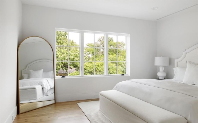 3939 Hawthorne #102, Dallas, TX 75219, 2 Bedrooms Bedrooms, ,2 BathroomsBathrooms,Residential,For Sale,3939 Hawthorne,0,21063849