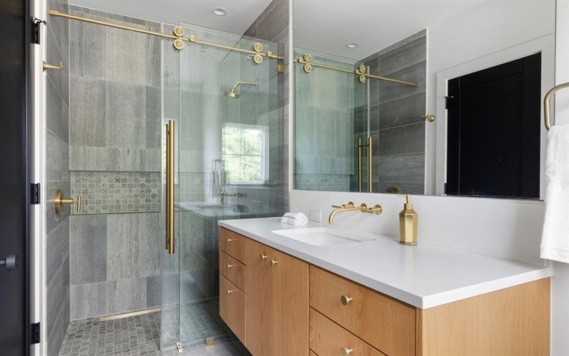 3939 Hawthorne #102, Dallas, TX 75219, 2 Bedrooms Bedrooms, ,2 BathroomsBathrooms,Residential,For Sale,3939 Hawthorne,0,21063849