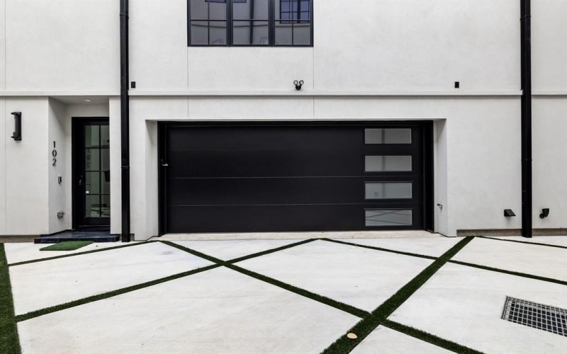 3939 Hawthorne #102, Dallas, TX 75219, 2 Bedrooms Bedrooms, ,2 BathroomsBathrooms,Residential,For Sale,3939 Hawthorne,0,21063849