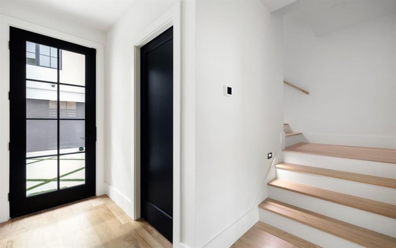 3939 Hawthorne #102, Dallas, TX 75219, 2 Bedrooms Bedrooms, ,2 BathroomsBathrooms,Residential,For Sale,3939 Hawthorne,0,21063849