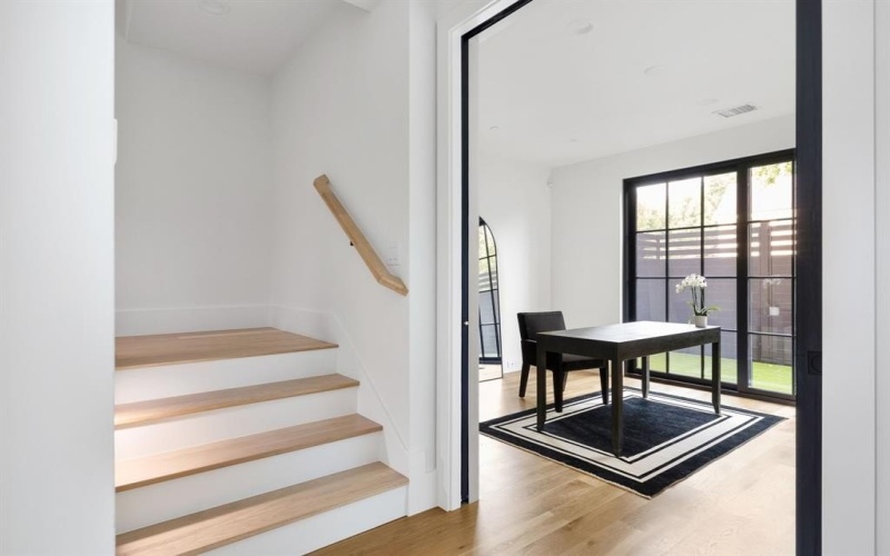 3939 Hawthorne #102, Dallas, TX 75219, 2 Bedrooms Bedrooms, ,2 BathroomsBathrooms,Residential,For Sale,3939 Hawthorne,0,21063849