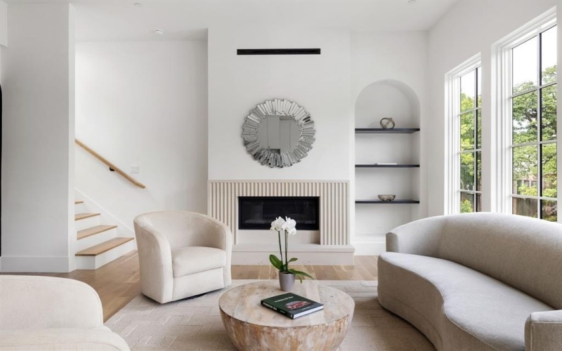 3939 Hawthorne #102, Dallas, TX 75219, 2 Bedrooms Bedrooms, ,2 BathroomsBathrooms,Residential,For Sale,3939 Hawthorne,0,21063849