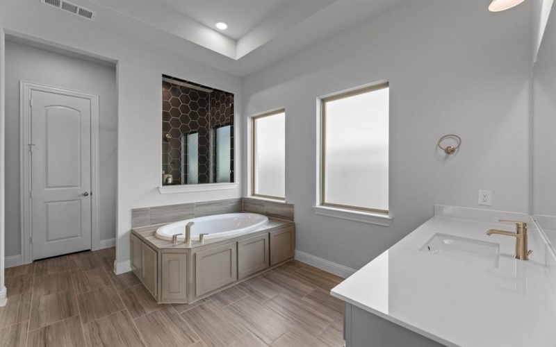 4005 Gervais Drive, McKinney, TX 75071, 4 Habitaciones Habitaciones , ,5 BañosBaños,Residential,En Venta,4005 Gervais Drive,0,21064002