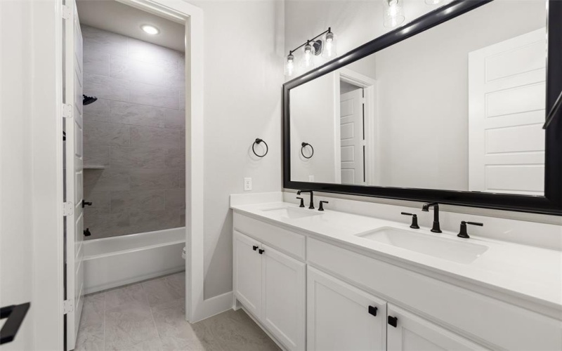 1240 Julian Drive, Van Alstyne, TX 75495, 4 Bedrooms Bedrooms, ,3 BathroomsBathrooms,Residential,For Sale,1240 Julian Drive,0,21064174