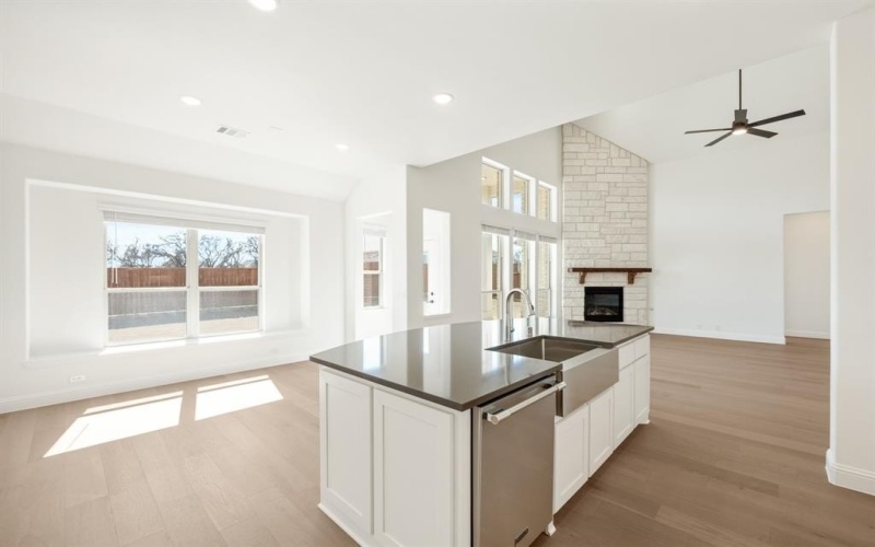 2307 Knapp Trail, Mansfield, TX 76063, 3 Bedrooms Bedrooms, ,2 BathroomsBathrooms,Residential,For Sale,2307 Knapp Trail,0,21064221