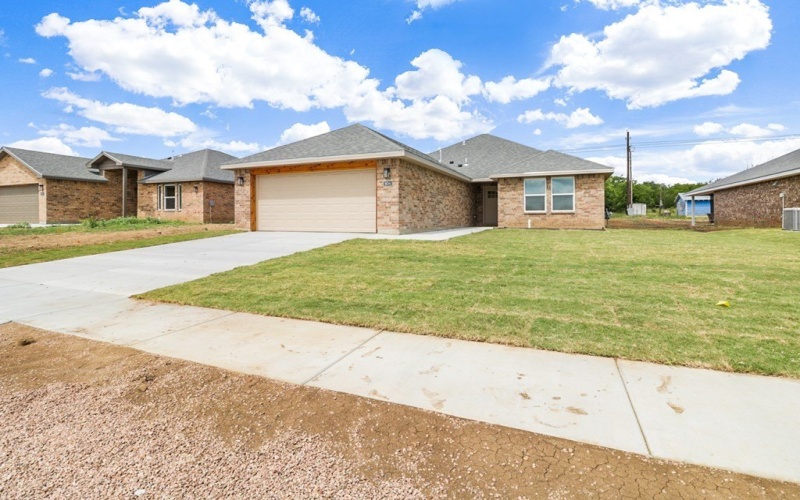 804 Bella Bvd, Coleman, TX 76834, 3 Bedrooms Bedrooms, ,2 BathroomsBathrooms,Residential,For Sale,804 Bella Bvd,0,50085425