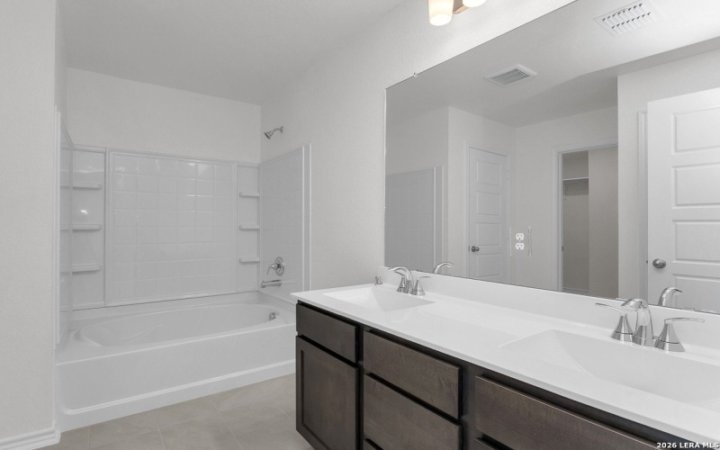 9422 BIRCH BARK BEND, San Antonio, TX 78221, 3 Habitaciones Habitaciones , ,2 BañosBaños,Residential,En Venta,9422 BIRCH BARK BEND,0,1909012