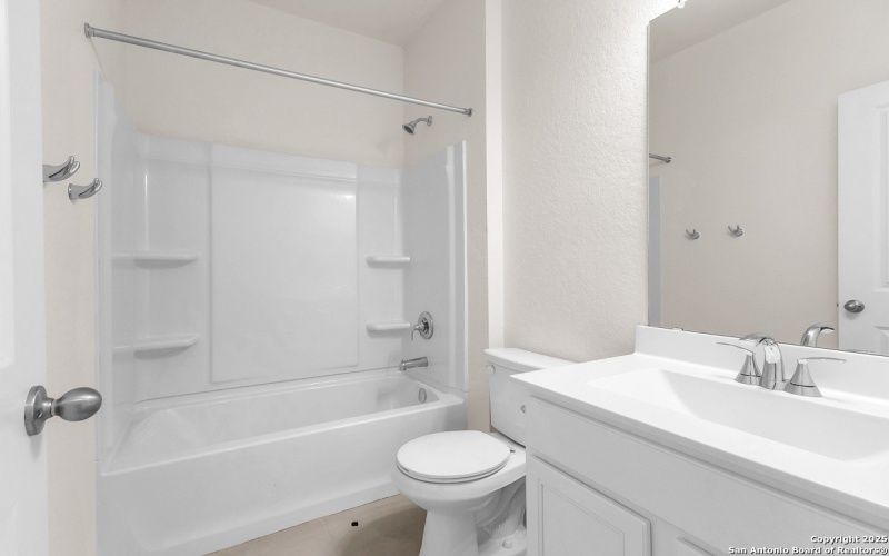 9427 LOCHRIDGE PIKE, Converse, TX 78109, 3 Bedrooms Bedrooms, ,2 BathroomsBathrooms,Residential,For Sale,9427 LOCHRIDGE PIKE,0,1909034