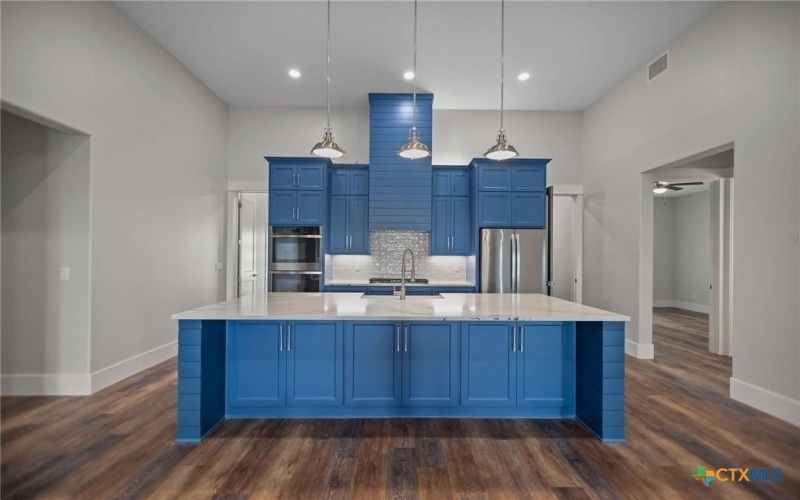 2062 W Harrison Avenue, Port O'Connor, TX 77982, 5 Habitaciones Habitaciones , ,3 BañosBaños,Residential,En Venta,2062 W Harrison Avenue,0,593060