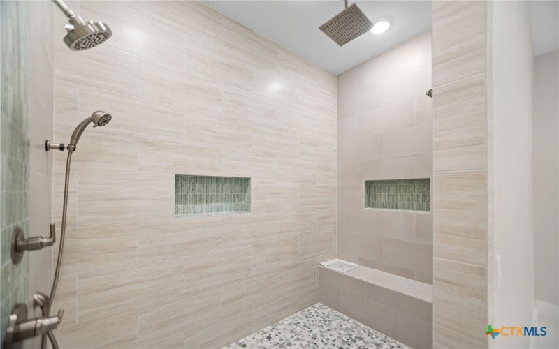 2062 W Harrison Avenue, Port O'Connor, TX 77982, 5 Habitaciones Habitaciones , ,3 BañosBaños,Residential,En Venta,2062 W Harrison Avenue,0,593060