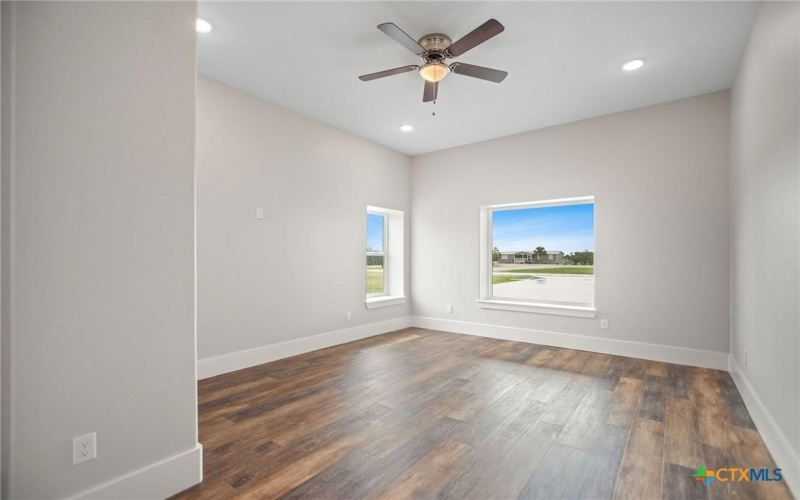 2062 W Harrison Avenue, Port O'Connor, TX 77982, 5 Habitaciones Habitaciones , ,3 BañosBaños,Residential,En Venta,2062 W Harrison Avenue,0,593060