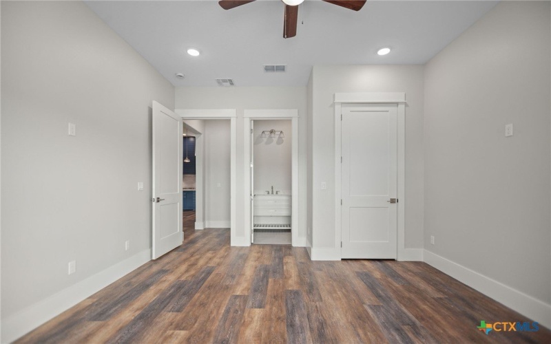 2062 W Harrison Avenue, Port O'Connor, TX 77982, 5 Habitaciones Habitaciones , ,3 BañosBaños,Residential,En Venta,2062 W Harrison Avenue,0,593060