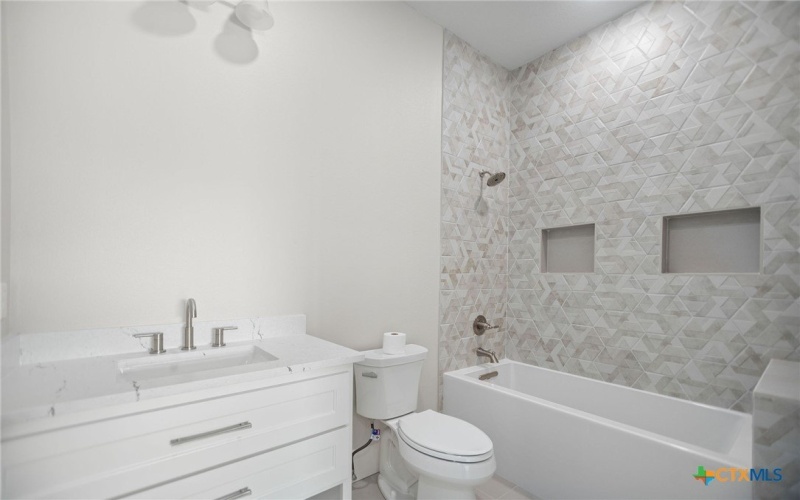 2062 W Harrison Avenue, Port O'Connor, TX 77982, 5 Habitaciones Habitaciones , ,3 BañosBaños,Residential,En Venta,2062 W Harrison Avenue,0,593060