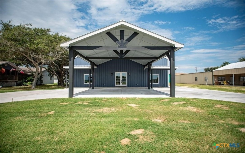 2062 W Harrison Avenue, Port O'Connor, TX 77982, 5 Habitaciones Habitaciones , ,3 BañosBaños,Residential,En Venta,2062 W Harrison Avenue,0,593060