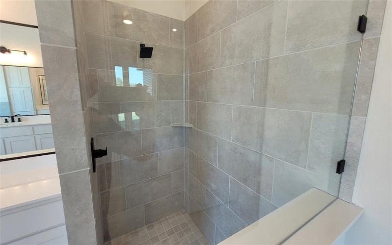 303 Crystal Lake Lane, Red Oak, TX 75154, 4 Bedrooms Bedrooms, ,3 BathroomsBathrooms,Residential,For Sale,303 Crystal Lake Lane,0,21063877