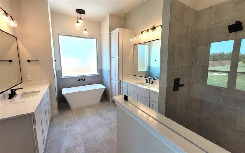 303 Crystal Lake Lane, Red Oak, TX 75154, 4 Bedrooms Bedrooms, ,3 BathroomsBathrooms,Residential,For Sale,303 Crystal Lake Lane,0,21063877