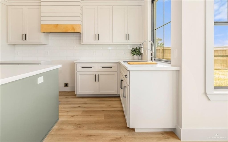 2600 Linva Avenue, Edinburg, TX 78541, 3 Bedrooms Bedrooms, ,2 BathroomsBathrooms,Residential,For Sale,2600 Linva Avenue,0,481356