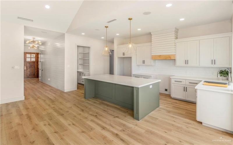 2600 Linva Avenue, Edinburg, TX 78541, 3 Bedrooms Bedrooms, ,2 BathroomsBathrooms,Residential,For Sale,2600 Linva Avenue,0,481356