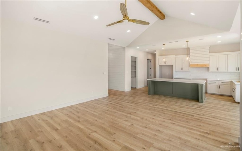 2600 Linva Avenue, Edinburg, TX 78541, 3 Bedrooms Bedrooms, ,2 BathroomsBathrooms,Residential,For Sale,2600 Linva Avenue,0,481356