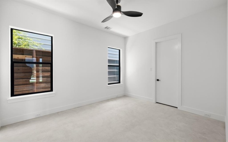 2323 N Carroll Avenue, Dallas, TX 75204, 4 Habitaciones Habitaciones , ,2 BañosBaños,Residential,En Venta,2323 N Carroll Avenue,0,21039458