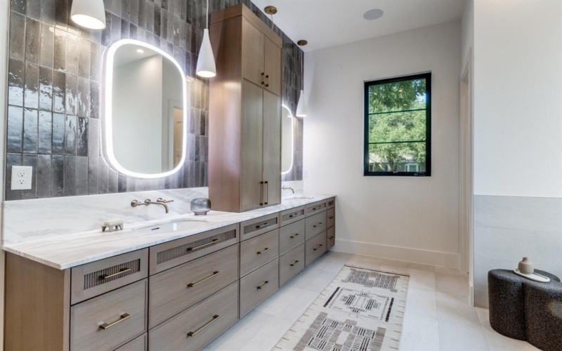 5810 Northmoor Drive, Dallas, TX 75230, 5 Bedrooms Bedrooms, ,6 BathroomsBathrooms,Residential,For Sale,5810 Northmoor Drive,0,21055271