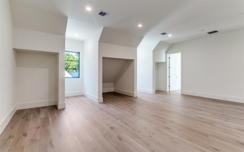 5810 Northmoor Drive, Dallas, TX 75230, 5 Bedrooms Bedrooms, ,6 BathroomsBathrooms,Residential,For Sale,5810 Northmoor Drive,0,21055271