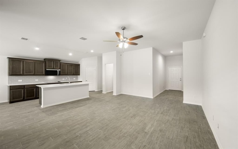 2629 Streamside, Burleson, TX 76028, 3 Bedrooms Bedrooms, ,2 BathroomsBathrooms,Residential,For Sale,2629 Streamside,0,21065543