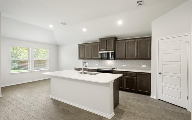 2629 Streamside, Burleson, TX 76028, 3 Bedrooms Bedrooms, ,2 BathroomsBathrooms,Residential,For Sale,2629 Streamside,0,21065543