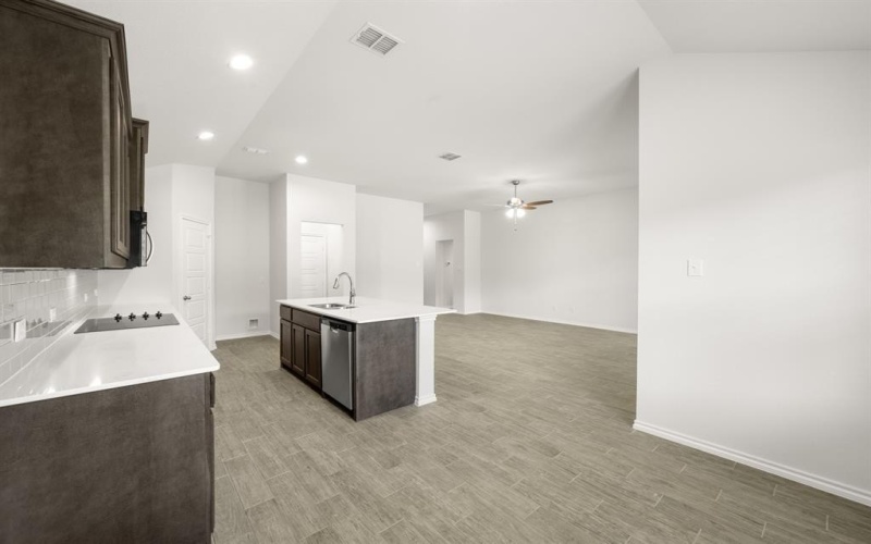 2629 Streamside, Burleson, TX 76028, 3 Bedrooms Bedrooms, ,2 BathroomsBathrooms,Residential,For Sale,2629 Streamside,0,21065543