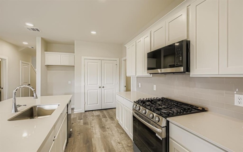 320 Sun Harvest Drive, Royse City, TX 75189, 3 Habitaciones Habitaciones , ,2 BañosBaños,Residential,En Venta,320 Sun Harvest Drive,0,21065578